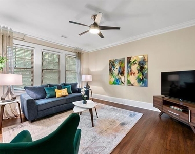 856 Ponce De Leon Avenue Ne - Photo Thumbnail 2