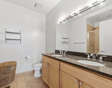 700 N Larrabee Street - Photo Thumbnail 6