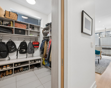 5945 N Magnolia Avenue - Photo Thumbnail 5