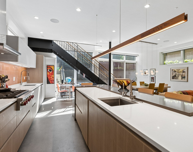 5945 N Magnolia Avenue - Photo Thumbnail 16