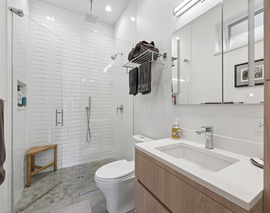 5945 N Magnolia Avenue - Photo Thumbnail 4