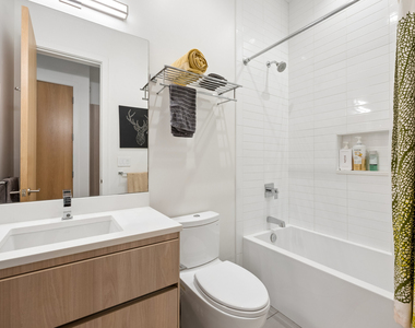 5945 N Magnolia Avenue - Photo Thumbnail 6