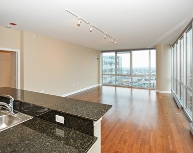 1629 S Prairie Avenue - Photo Thumbnail 2