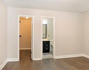 5345 Sugar Ridge Drive - Photo Thumbnail 9