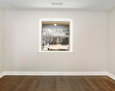 5345 Sugar Ridge Drive - Photo Thumbnail 8