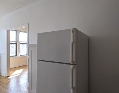 2704 N Sawyer Avenue - Photo Thumbnail 5