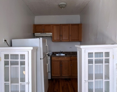 2704 N Sawyer Avenue - Photo Thumbnail 4