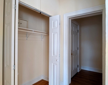 2704 N Sawyer Avenue - Photo Thumbnail 13
