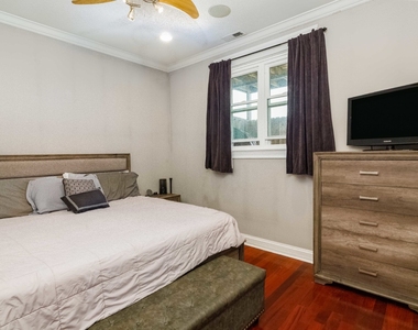 4412 S Indiana Avenue - Photo Thumbnail 10