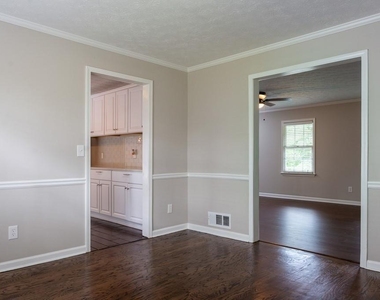 401 Freshman Drive - Photo Thumbnail 4