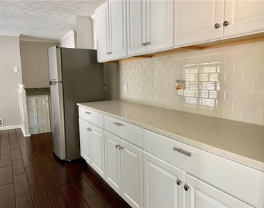 401 Freshman Drive - Photo Thumbnail 9