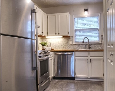 587 Wedgewood Drive - Photo Thumbnail 3