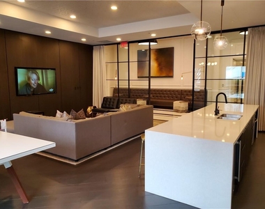 325 E Paces Ferry Road Ne - Photo Thumbnail 8