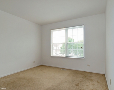 826 Genesee Drive - Photo Thumbnail 7