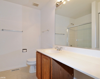 826 Genesee Drive - Photo Thumbnail 6