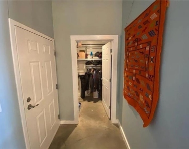 572 Edgewood Avenue Ne - Photo Thumbnail 7