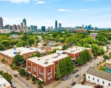 572 Edgewood Avenue Ne - Photo Thumbnail 3