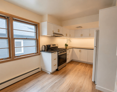 7330 39th Street - Photo Thumbnail 4