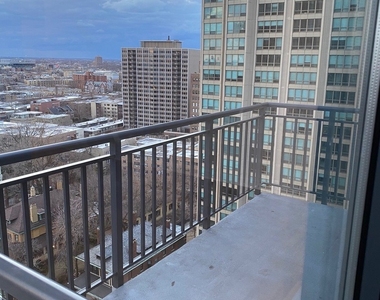 3440 N Lake Shore Drive - Photo Thumbnail 6