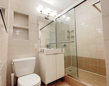 3440 N Lake Shore Drive - Photo Thumbnail 5
