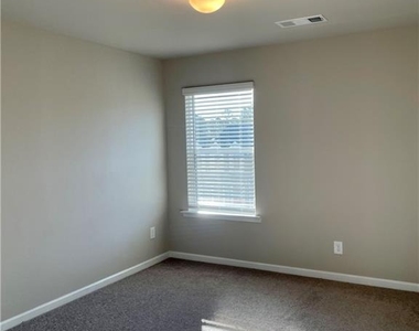 511 Ruths Drive - Photo Thumbnail 15
