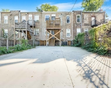 6438 S Eberhart Avenue - Photo Thumbnail 16