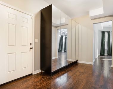 6438 S Eberhart Avenue - Photo Thumbnail 3
