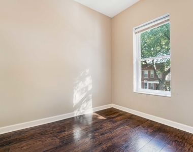 6438 S Eberhart Avenue - Photo Thumbnail 11