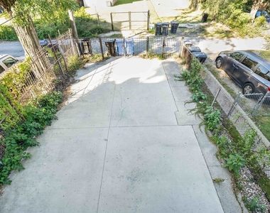 6438 S Eberhart Avenue - Photo Thumbnail 15
