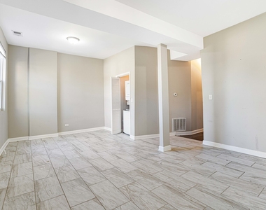 6438 S Eberhart Avenue - Photo Thumbnail 7