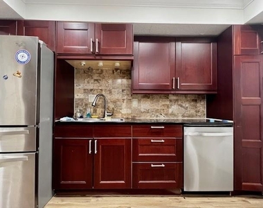 698 Serramonte Drive - Photo Thumbnail 4