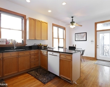 1415 W Barry Avenue - Photo Thumbnail 3