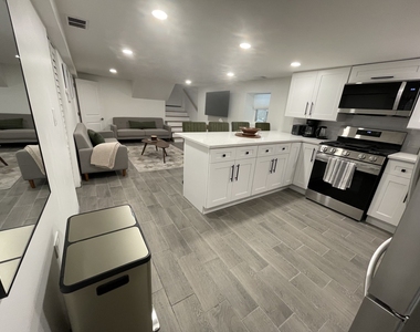 3116 N Damen Avenue - Photo Thumbnail 5