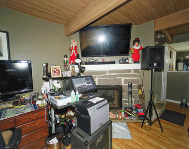 389 Meadow Green Lane - Photo Thumbnail 8