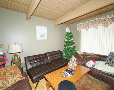 389 Meadow Green Lane - Photo Thumbnail 1