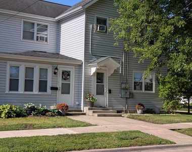 221 W Center Street - Photo Thumbnail 24