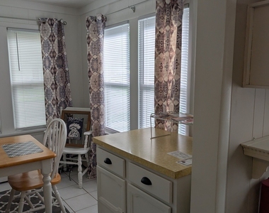 221 W Center Street - Photo Thumbnail 11