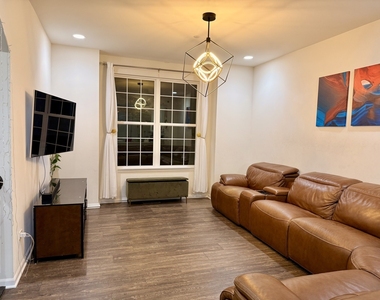 2995 Madison Drive - Photo Thumbnail 4