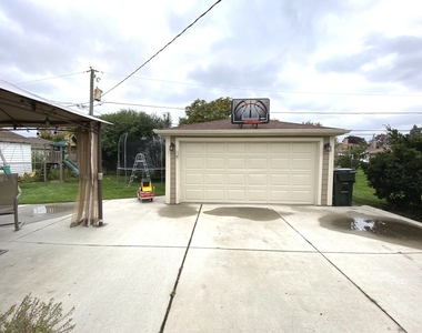 4528 Grace Street - Photo Thumbnail 3