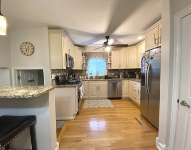 4528 Grace Street - Photo Thumbnail 7