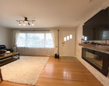 4528 Grace Street - Photo Thumbnail 4
