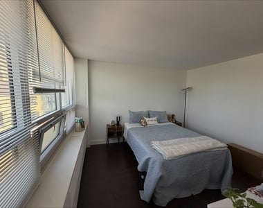 88 W Schiller Street - Photo Thumbnail 5