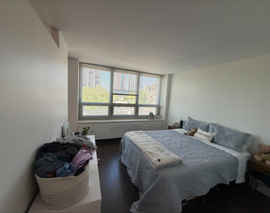 88 W Schiller Street - Photo Thumbnail 6