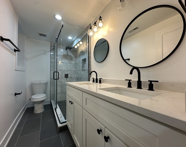 4338 N Clarendon Avenue - Photo Thumbnail 18