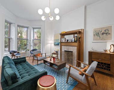 2110 N Dayton Street - Photo Thumbnail 3