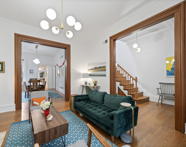 2110 N Dayton Street - Photo Thumbnail 5