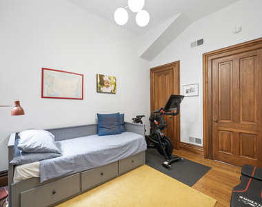 2110 N Dayton Street - Photo Thumbnail 11