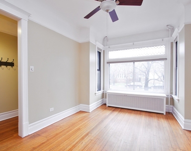 4240 N Ashland Avenue - Photo Thumbnail 1