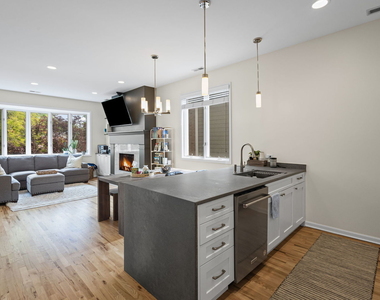 1433 W Belle Plaine Avenue - Photo Thumbnail 3