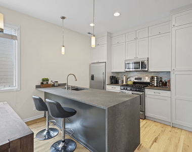 1433 W Belle Plaine Avenue - Photo Thumbnail 5